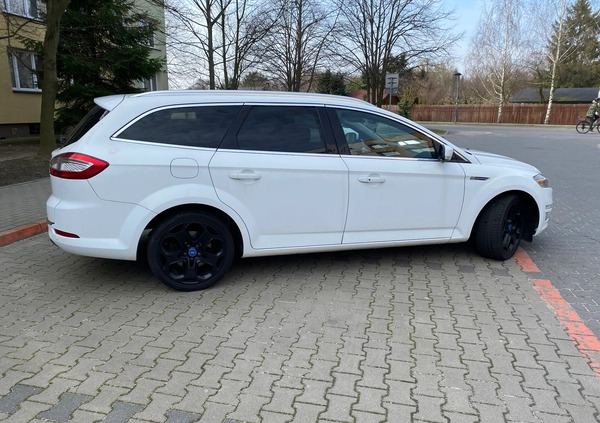 Ford Mondeo cena 28000 przebieg: 307000, rok produkcji 2014 z Warszawa małe 67